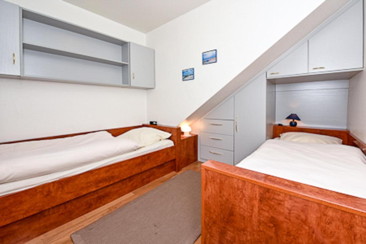 Haus Elfriede, Appartment Nordstrand Wohnung 3 นอร์เดอร์ไน ภายนอก รูปภาพ